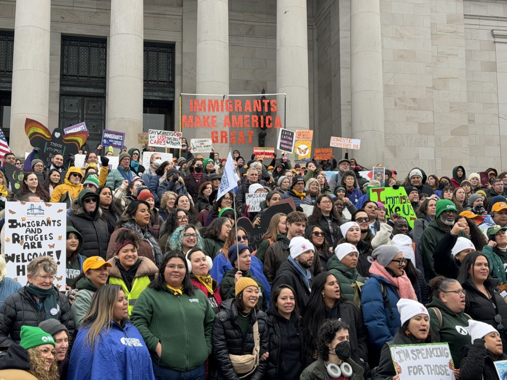 Immigrants’ rights rally draws crowd at Capitol